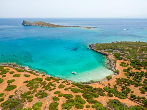 elounda alikes suites and studios