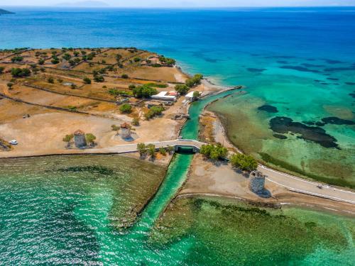 elounda alikes suites and studios