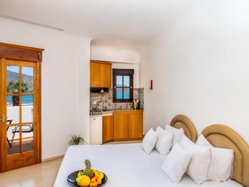 elounda alikes suites and studios