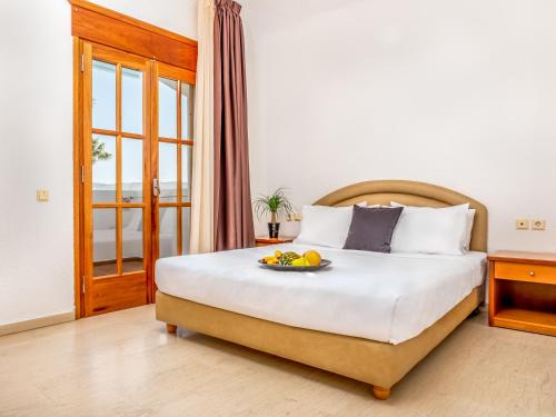 elounda alikes suites and studios