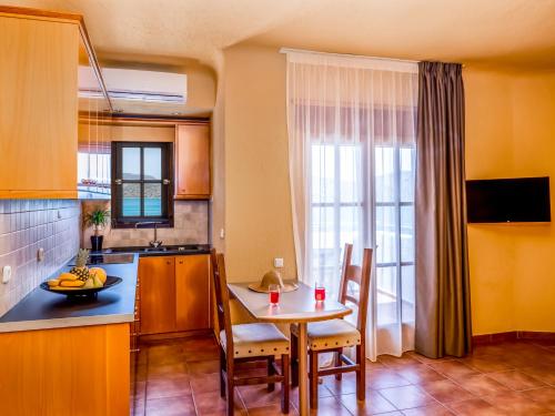 elounda alikes suites and studios