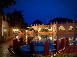 country club wildlife resort