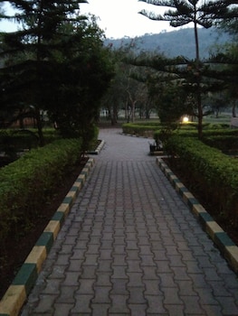 country club wildlife resort