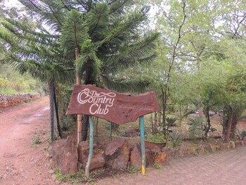 country club wildlife resort