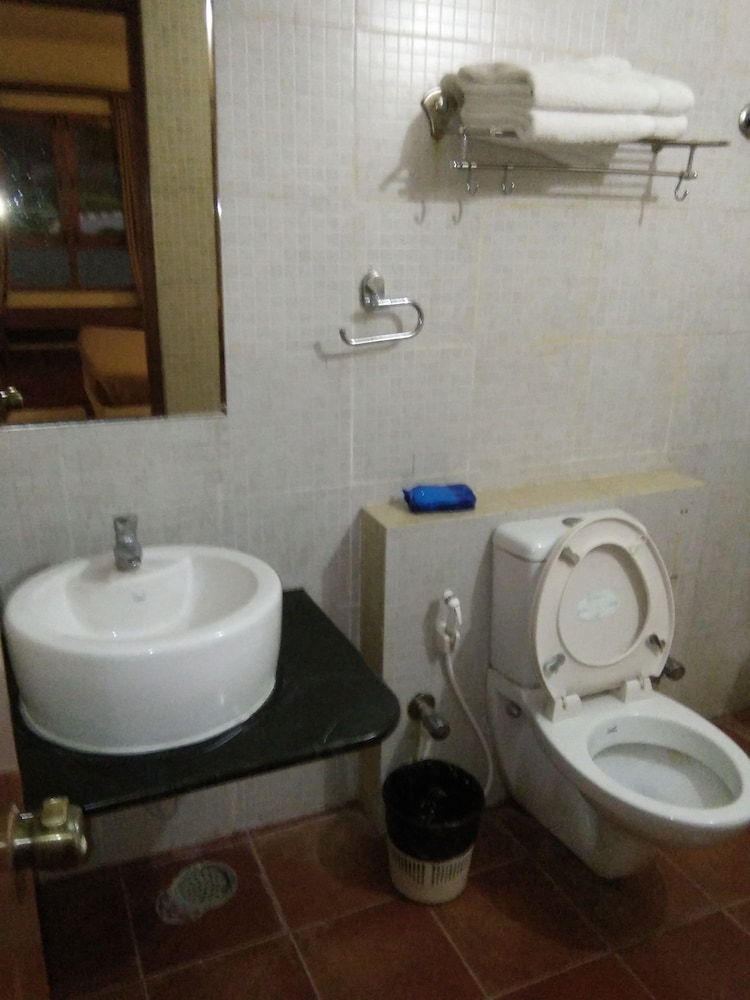 Country Club Wildlife Resort,Gundlupet>>Bandipur,3.5 star