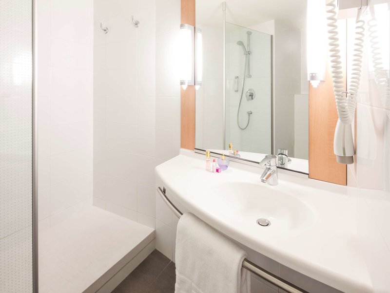 ibis barcelona santa coloma