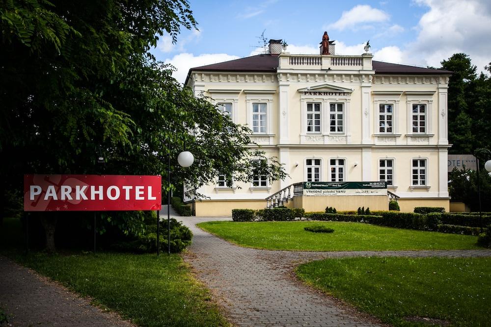 Parkhotel Morris Novy Bor,Kytlice>>Bertsdorf-Hoernitz,3 star