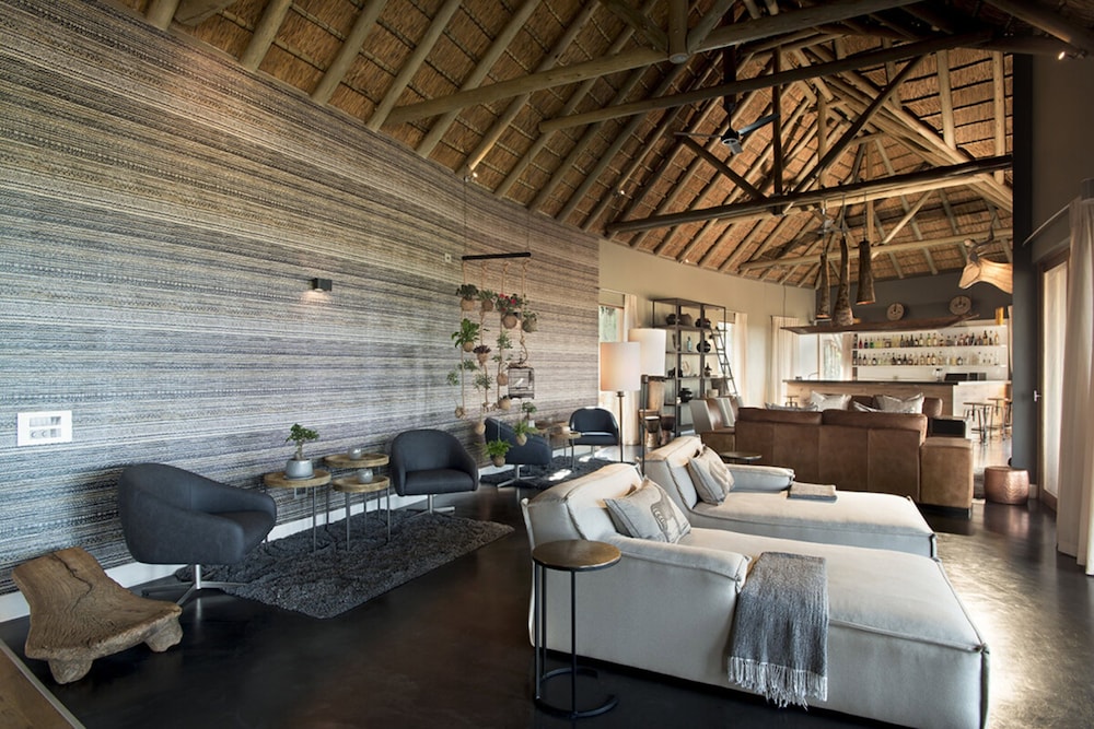 mhondoro safari lodge and villa