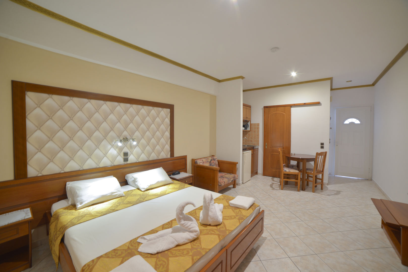 angelina hotel and apartments