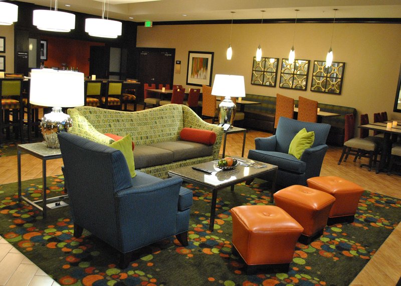 hampton inn evansville airport