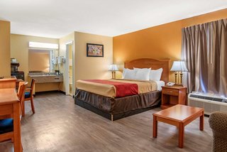 econo lodge inn and suites
