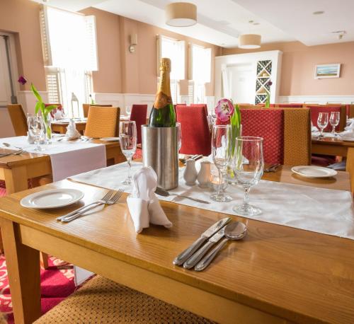 downings bay hotel