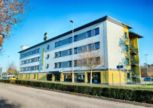B&B Hotel Baden-Airpark,Baden-Württemberg>>Baden-Baden,2 star