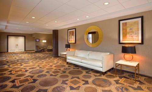 Sheraton Laguardia East Hotel,Brooklyn>>Bellerose Terrace,4 star