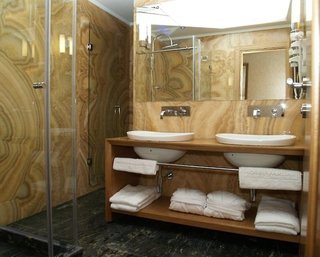 hotel vardar kotor
