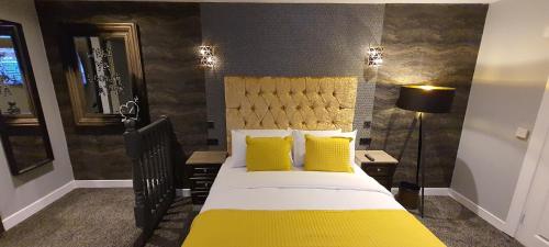the gate hotel