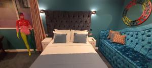 the gate hotel