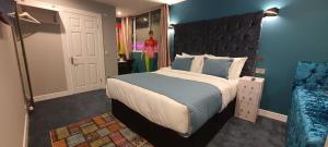 the gate hotel