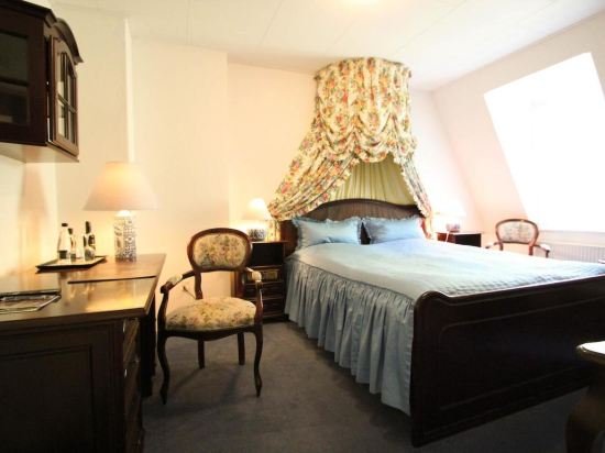 Sophiendal Slotshotel,,4 star