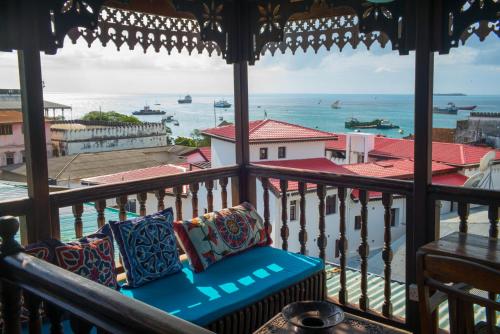 Emerson On Hurumzi,Stone Town>>Dongwe,4 star