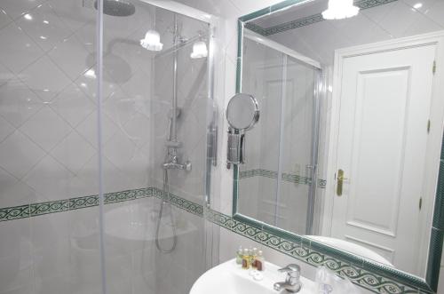 basic hotel puerta de sevilla