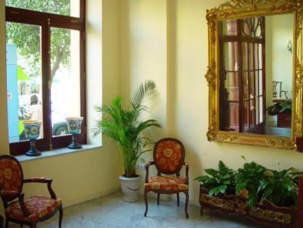 basic hotel puerta de sevilla