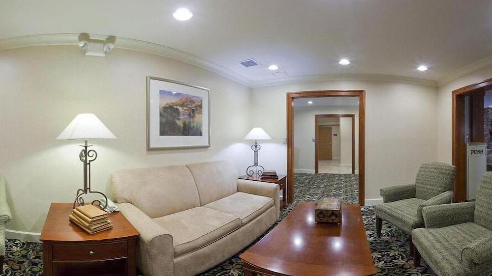 comfort inn and suites