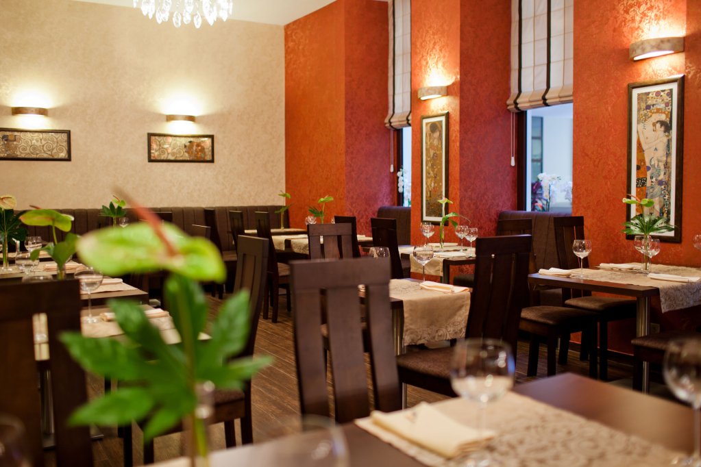 patio hotel