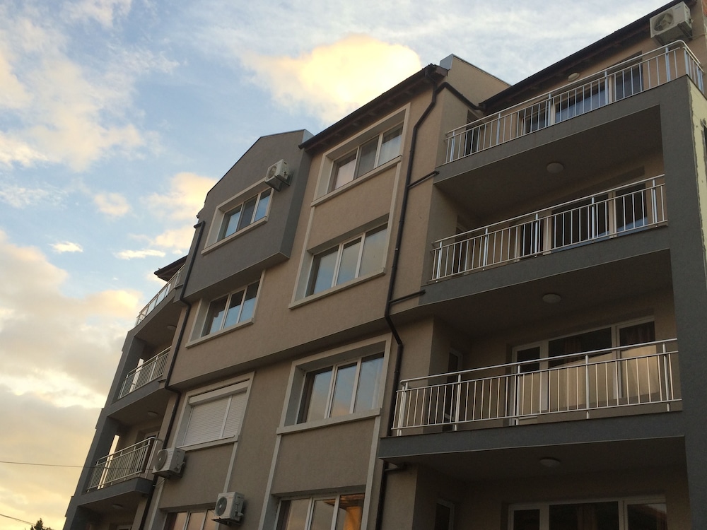 palace de luxe apartments