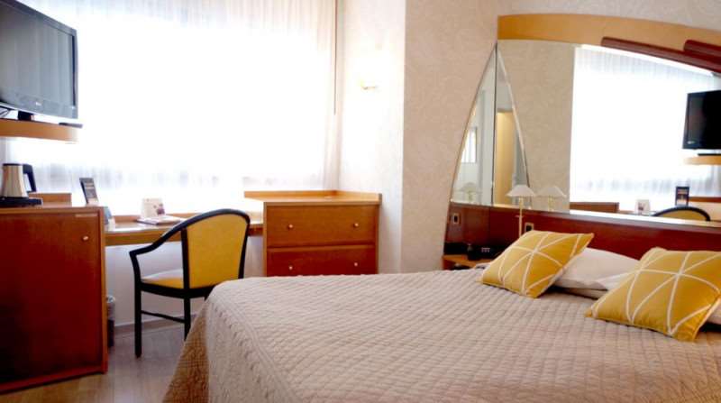Le Crystal Dinard Plage,Saint-Malo>>Dinard,3 star