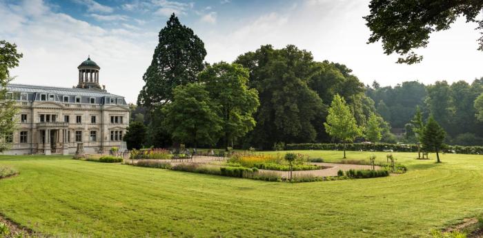 schloss mit park kaarz