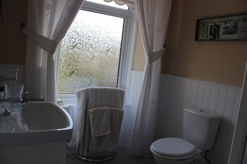 invergarry room only guest house for adults