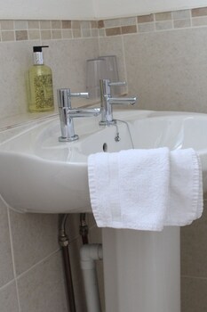 invergarry room only guest house for adults