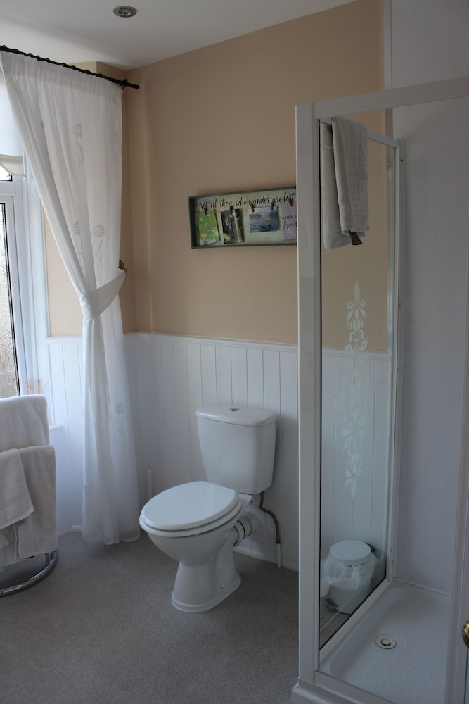 invergarry room only guest house for adults