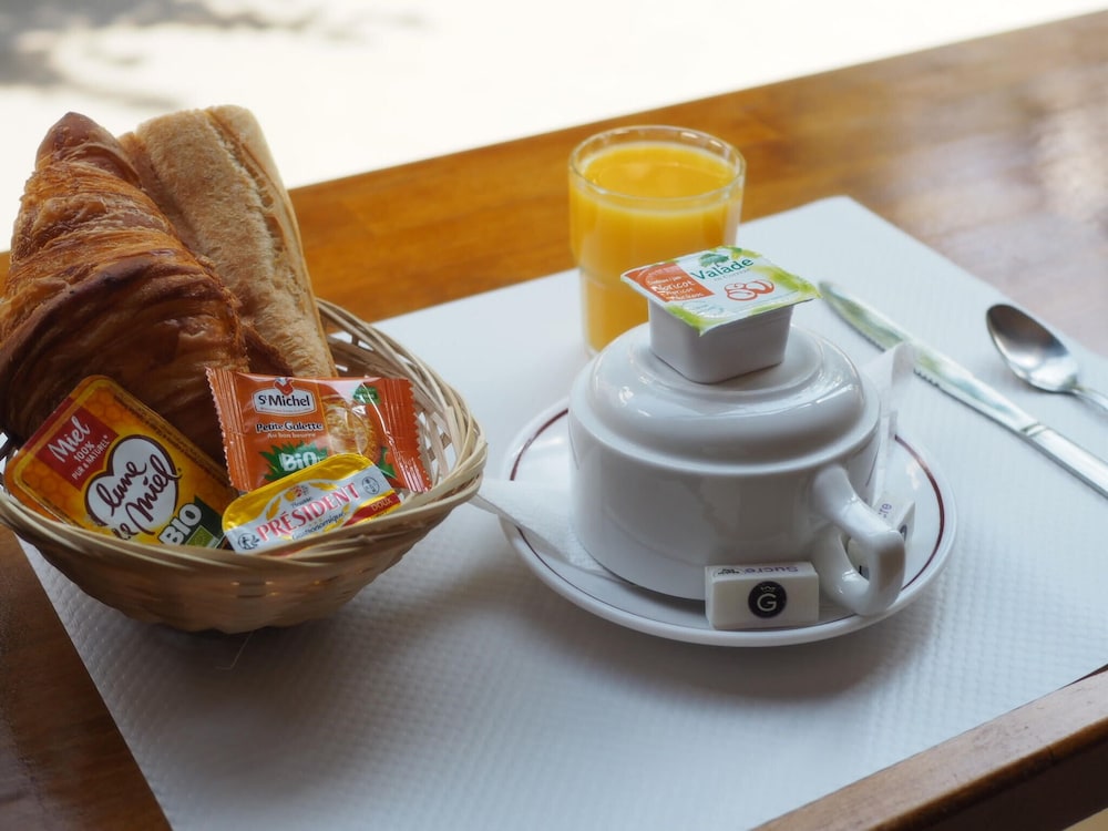 hotel ferney republique