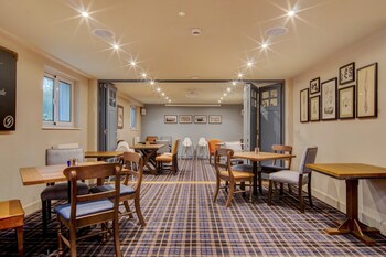 oyo the gissons hotel
