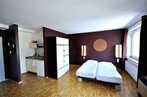 five elements hostel