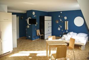 five elements hostel