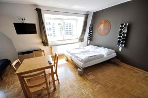 five elements hostel