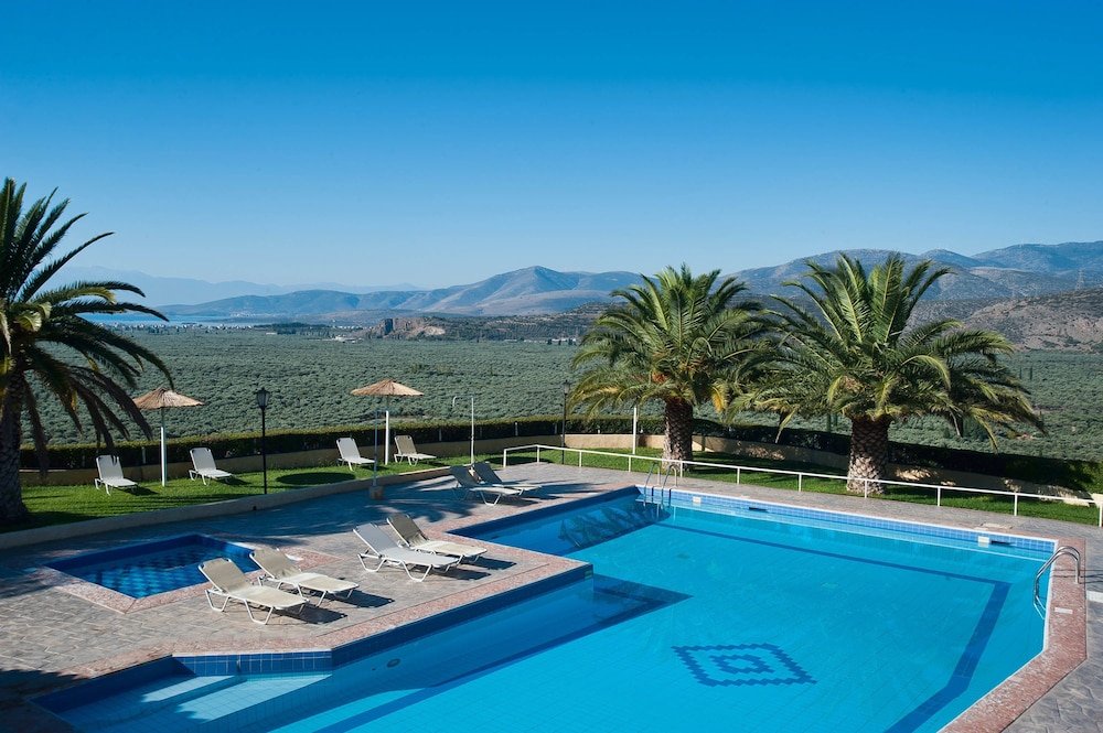 chrissa camping rooms and bungalows