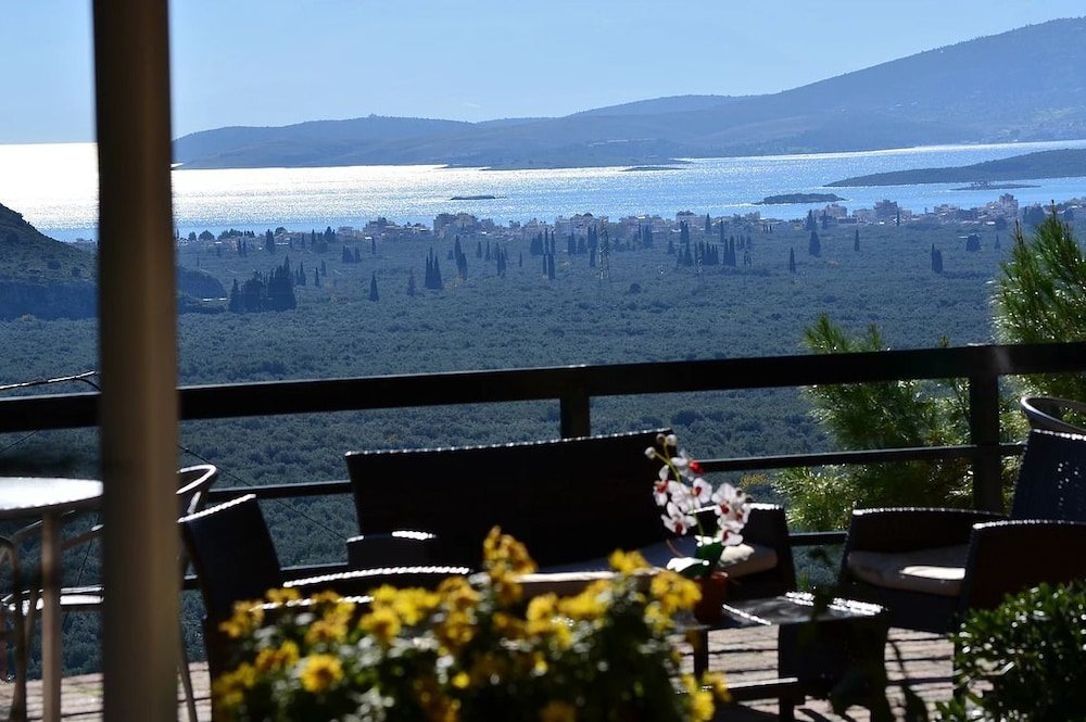 chrissa camping rooms and bungalows