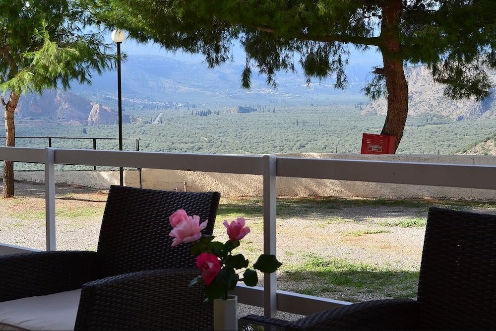 chrissa camping rooms and bungalows