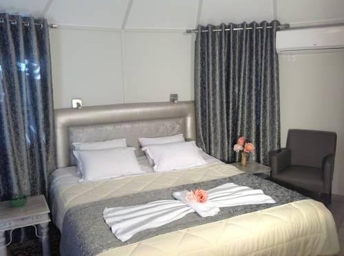 chrissa camping rooms and bungalows