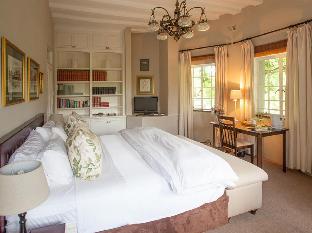 Chartwell Castle,In The Suburbs,4 star