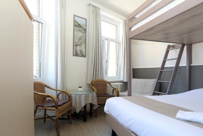 hotel cecil