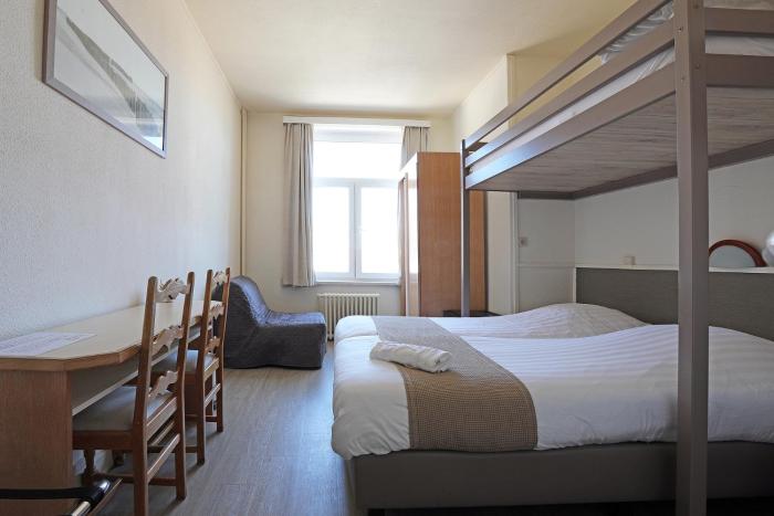 hotel cecil