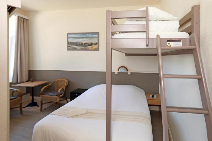 hotel cecil