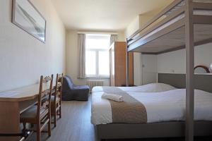 hotel cecil