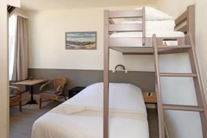 hotel cecil