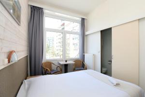 hotel cecil